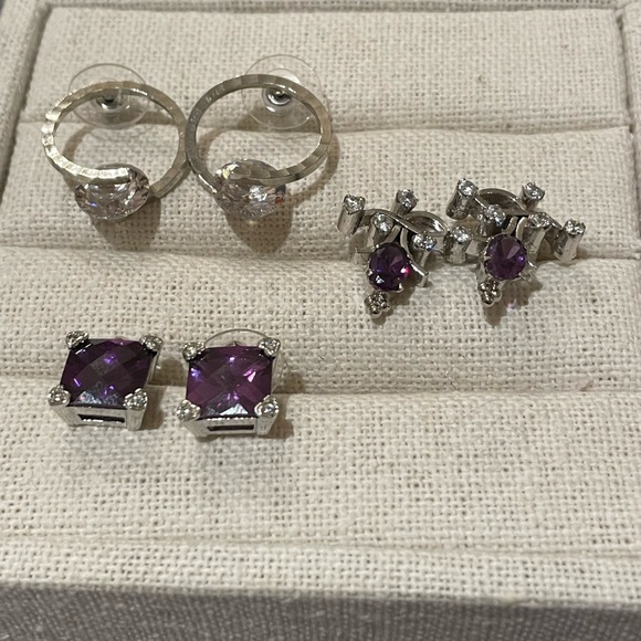 Three pairs of earrings - Picture 1 of 7